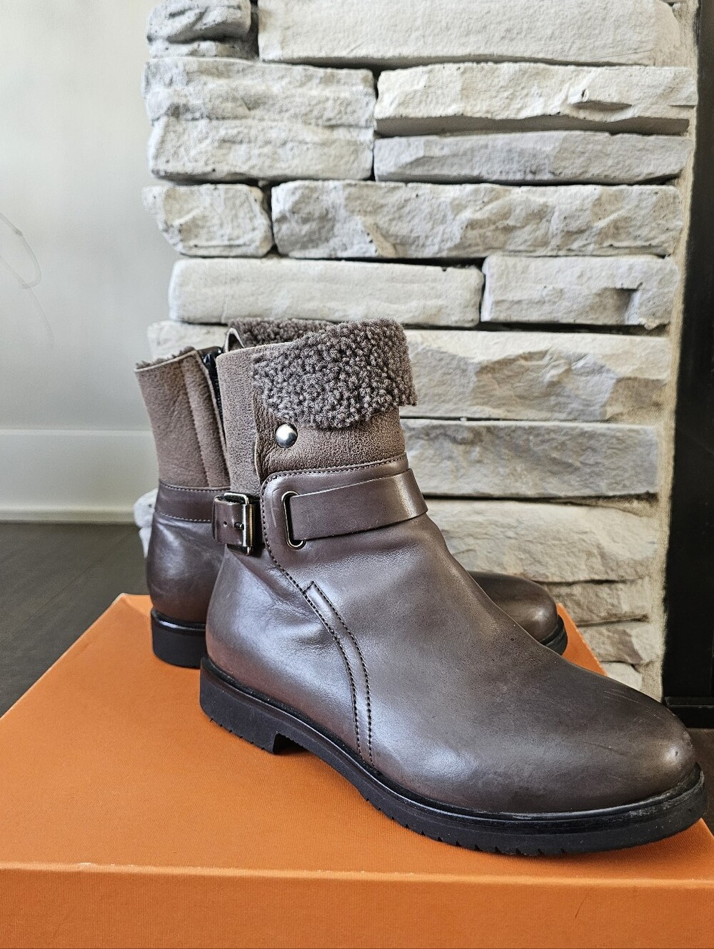 Beautiful Attilio Giusti Leombruni (AGL) Shearling Foldover Ankle Boot - Sz 6.5 - Picture 6 of 14